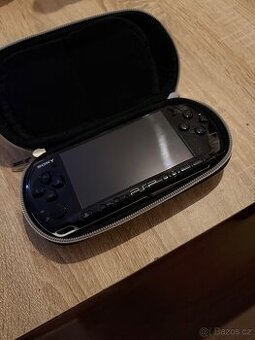Sony PSP 3004 Slim - nová baterie, 128GB karta