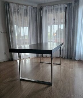 Rozkládací jídelní stůl nerez/ wenge