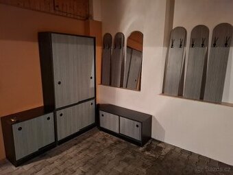 Nábytek do předsíně