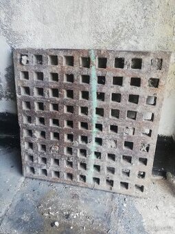 Litinový poklop kanál 47x47 cm