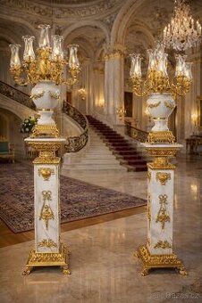 Zámecké podlahové lampy na konzolích pár