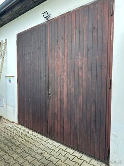 GARÁŽOVÁ VRATA / KŘÍDLOVÁ