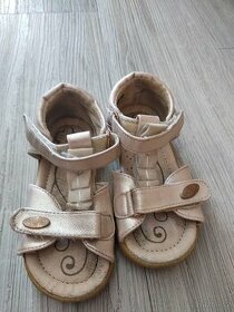 Dívčí sandále velikost 23