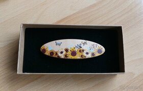 Dřevěná spona do vlasů slunečnice s motýly - hezký dárek