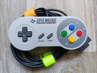 ovladač Super Nintendo (2)
