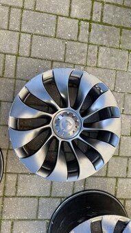 Tesla model Y original kola 21” + sada gum