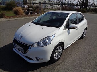 PEUGEOT 208 1.2i KOUPENO ČR,1.MAJITEL,NEHAVAROVÁNO