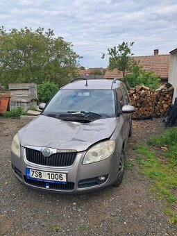 Bouraná škoda roomster 1.4 tdi