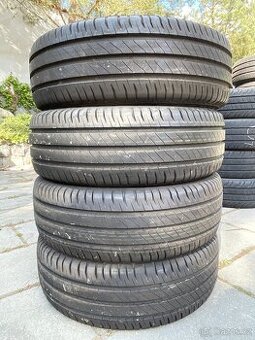 Úplně nové 215/65/16 C Michelin na dodávku