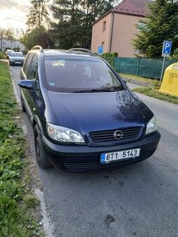 Opel zafira 1.6,74kw,7 mistne,tažne