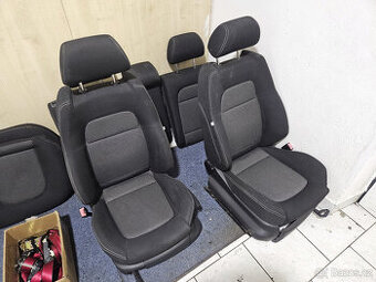 Prodám sportovní sedačky a červené pásy Škoda Fabia 1
