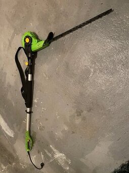 Prodám elektrické nůžky na vysoký živý plot Fieldmann.