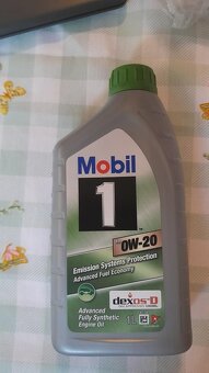 Motorový olej značky Mobil 1 0W-20 ESP X2
