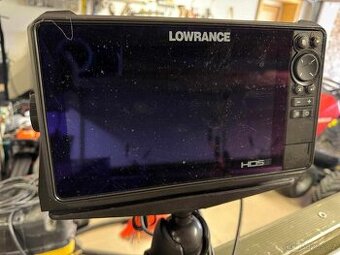 Lowrance hds9 + active target