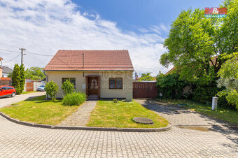 Prodej rodinného 263m² s pozemkem 1250m² v Šumicích - 1