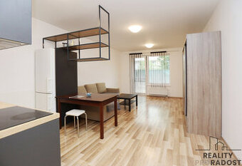Nabízíme k pronájmu byt 1+kk, 38m2 + předzahrádka, v Praze 3