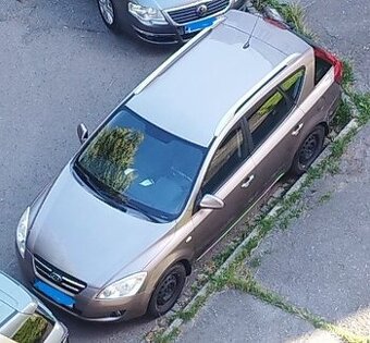 Kia Cee´d Kombi 1.4 80.2 kW (2009)