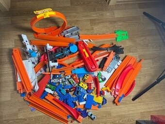 Prodám Hot Wheels - více sad