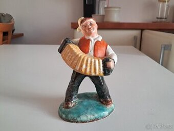 Starožitná soška harmonikář (Ditmar Urbauch 1920-1945)