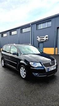 7, MISTNY VOLKSWAGEN TOURAN