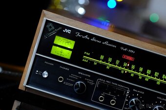 JVC - - starozitny receiver (1973) krasny stav, vyborny zvuk