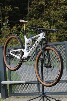 Horské kolo scott spark rc team white(ještě v záruce)