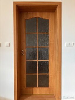 Prodám interiérové dveře včetně futer