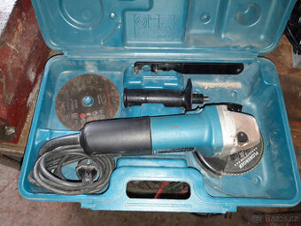 Úhlová bruska Makita 9558HNRG 840W 125mm