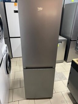 Nepoužitá lednice Beko RCSA270K40SN