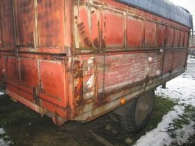 Traktorový sklapěcí návěs, Pilinák