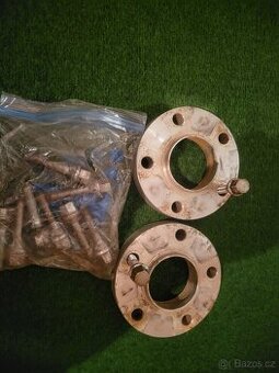 Rozšiřující podložky + šrouby