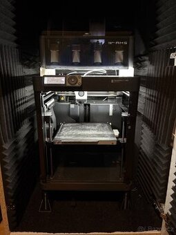 Bambu Lab P1P + AMS – kompletní, odladěné, připravené