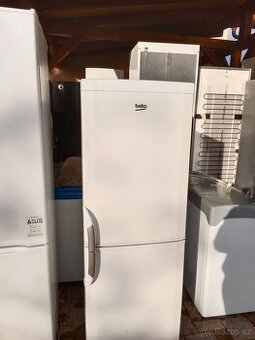 Lednice s mrazakem Beko