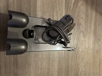 Nabíječka s nastavcem na zeď - 1