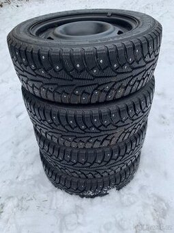 195/55 R15 XL 89 T, zesílené Nokian Hakkapelitta 5 s hroty