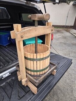 Starý lis na ovoce funkční levne