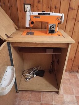 Šicí stroj Lucznik