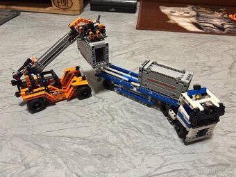 LEGO Technic Přeprava kontejnerů + záchranné auto - 1