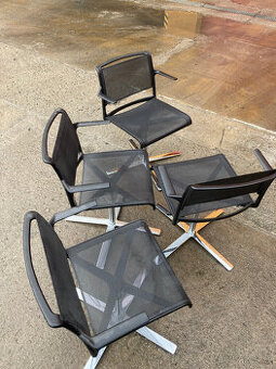 Židle 4 ks otočná kovová síťovaná WILKHAHN 400 kč