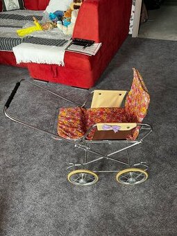 Starožitný kočárek pro panenky