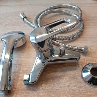 Vanová baterie se sprchou