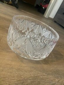 Velká mísa z broušeného skla
