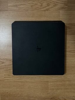 Herní konzole ps4 + ovladač