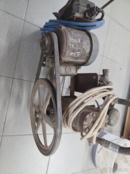 Starý vzduchový kompresor plně funkční 380V