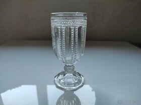 Starožitná sklenička