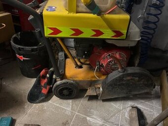 Řezačka asfaltu - 1