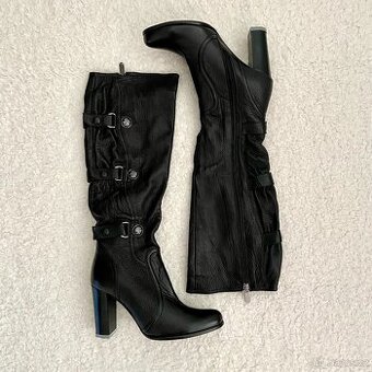 Dámské černé kožené kozačky na vysokém podpatku vel. 35. Nov