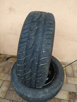 Zimní pneu na discích 195/65 R15, rozteč 5x100