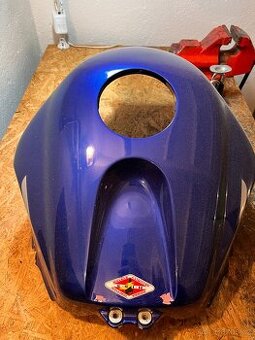 Kryt nádrže na Honda CBR600RR PC37 05-06