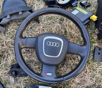 Tříramenný kožený volant Audi S3 8P